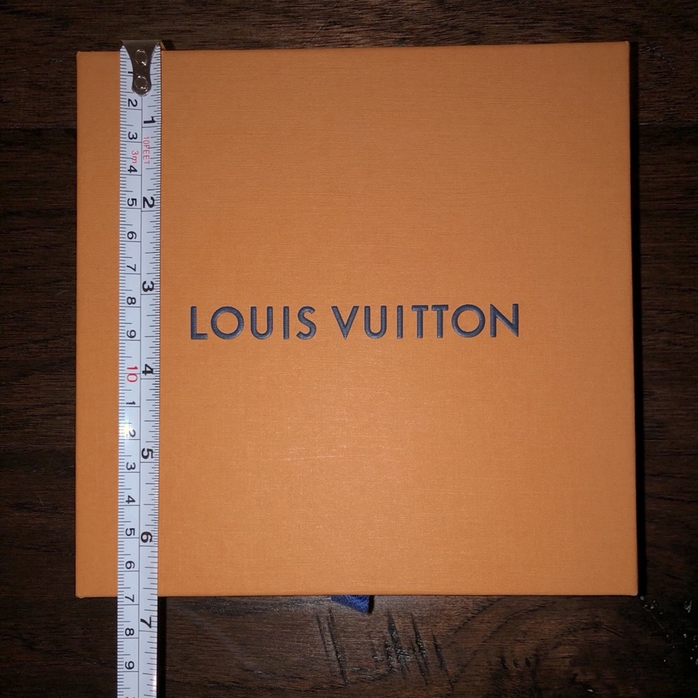#lousivuitton #sale #boutique #giftbox #box